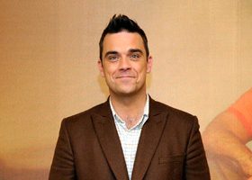 Robbie Williams a enfin demandé sa compagne en mariage ! - %%sitename%%