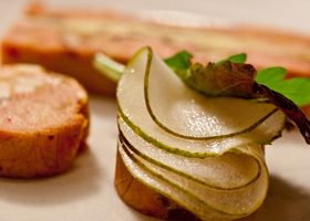 Roulé de foie gras aux poires et au Comté - %%sitename%%