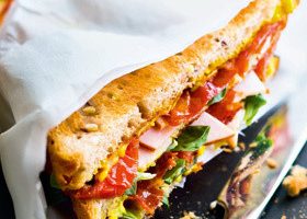 Club sandwich dinde, tomates confites-chorizo - %%sitename%%