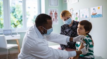 L’assurance et les vaccins pour scolariser votre enfant - %%sitename%%
