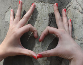 vernis-a-ongles-rouge-baiser-streetstyle