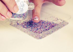 J'ai testé... la manucure "caviar" de Ciaté !