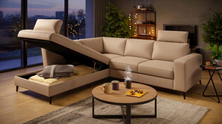 Ce canapé d’angle Conforama à 899 € en novembre 2025 attire toutes les envies et un détail pratique fait la différence au salon