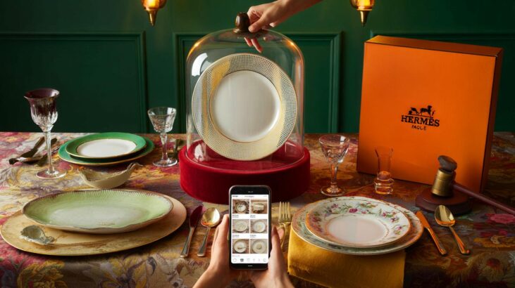 Cette vaisselle culte affole Vinted en novembre 2025, avec des pièces Hermès vintage qui atteignent des montants inattendus