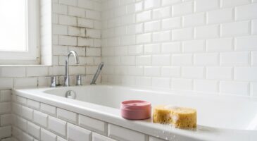 Action : cette pâte rose à 2,44 € sauve vos joints de salle de bain, à ne surtout pas utiliser sur ces surfaces