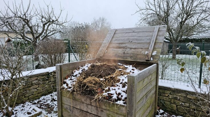 Compost en hiver : cette habitude de jardinage que vous croyez utile l'empêche de travailler tout l'hiver