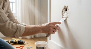Trou de cheville trop large : cette méthode sauve votre mur sans percer d'autres trous pour de bon